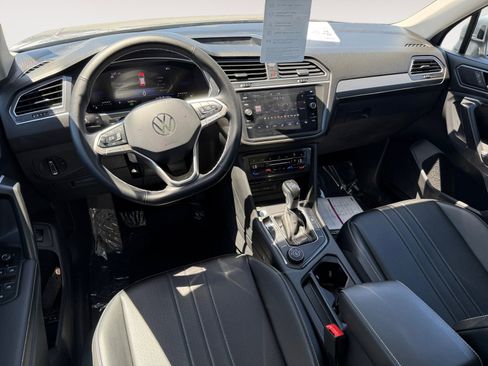 Used 2024 Volkswagen Tiguan SE AWD/4WD image 15