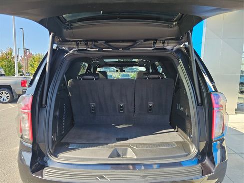 Used 2022 Chevrolet Tahoe RST w/ Luxury Package image 17