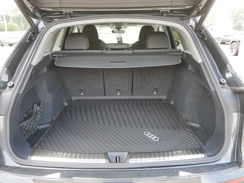 Used 2025 Audi Q5 Premium Plus w/ Premium Plus AWD/4WD image 5