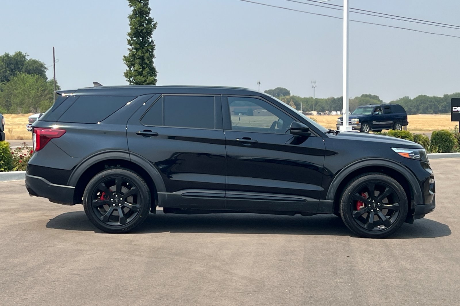 Used 2022 Ford Explorer ST w/ Equipment Group 401A AWD/4WD image 3