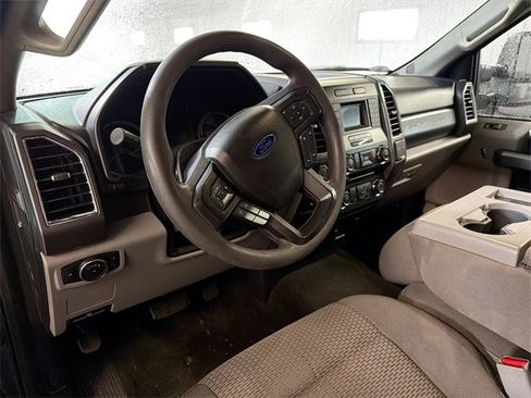 Used 2017 Ford F250 XLT w/ Snow Plow Prep Package image 8