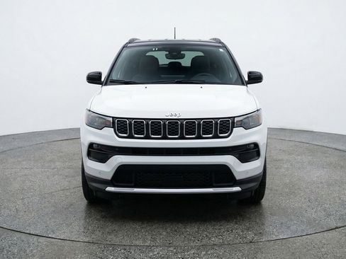 Used 2025 Jeep Compass Limited AWD/4WD image 2