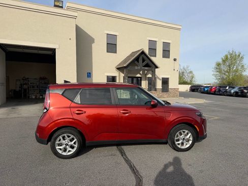 Used 2024 Kia Soul LX w/ Option Group 015 image 8