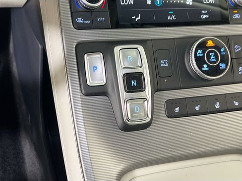 Used 2023 Hyundai Palisade Calligraphy image 17