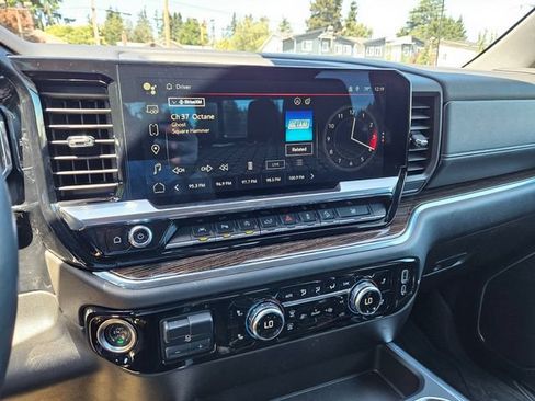 Used 2024 GMC Sierra 1500 Elevation w/ Elevation Premium Package AWD/4WD image 10