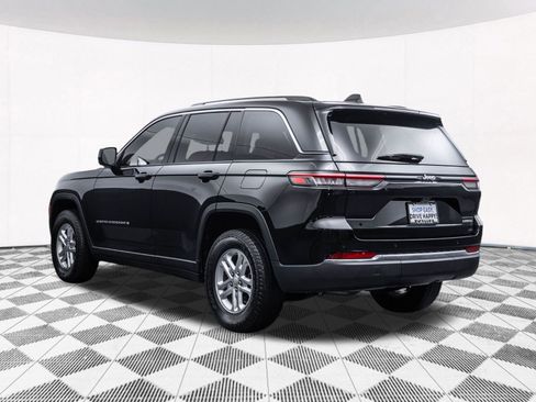 Used 2023 Jeep Grand Cherokee Laredo w/ Luxury Tech Group I image 9