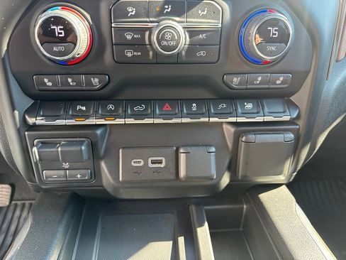 Used 2021 Chevrolet Silverado 1500 High Country AWD/4WD image 39