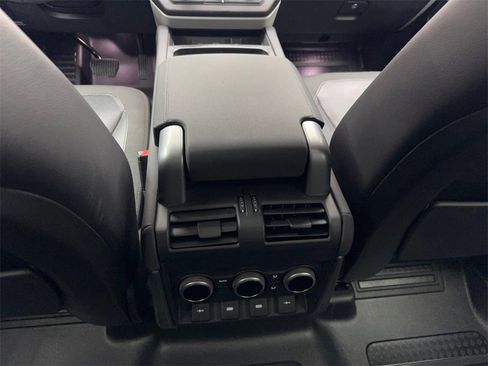 Used 2020 Land Rover Defender 110 SE image 57