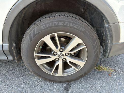 Used 2016 Toyota RAV4 XLE FWD image 7