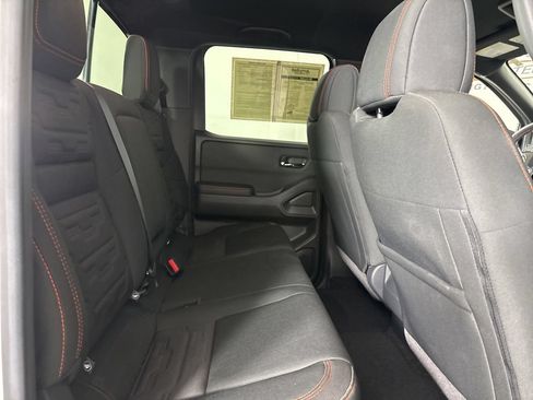 Used 2025 Nissan Frontier PRO-4X AWD/4WD image 27
