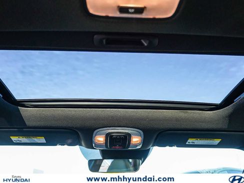 New 2025 Hyundai Elantra Limited FWD image 20