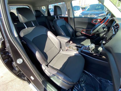 Used 2023 Kia Soul GT-Line image 38