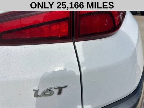 Used 2023 Hyundai Kona Limited FWD image 4