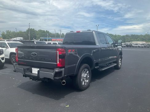 Used 2026 Ford F250 Lariat w/ Lariat Premium Package AWD/4WD image 5