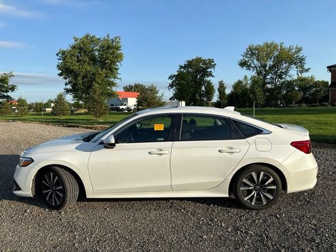 Used 2024 Honda Civic EX image 8