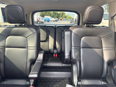 Used 2023 Lincoln Aviator AWD w/ Premium Package image 26