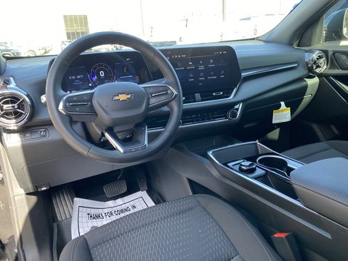 Used 2026 Chevrolet Equinox LT image 32