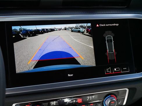 Used 2025 Audi Q3 2.0T Premium image 28