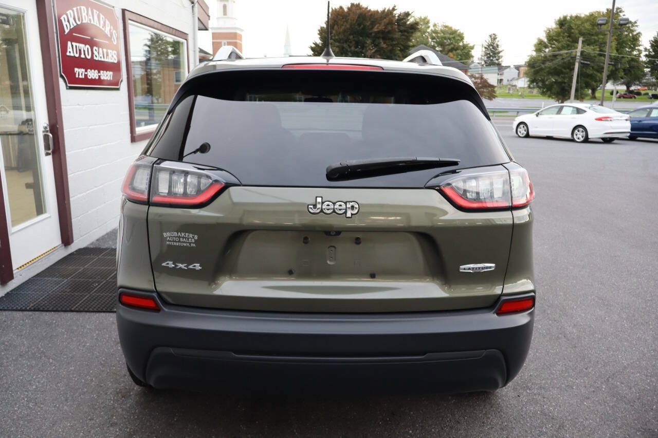 Used 2019 Jeep Cherokee Latitude w/ Popular Appearance Group AWD/4WD image 3