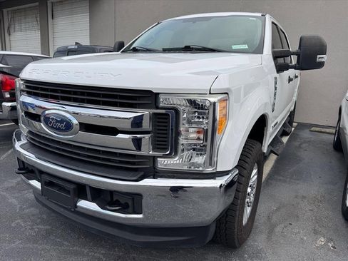 Used 2017 Ford F250 XLT image 11