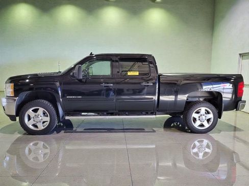 Used 2014 Chevrolet Silverado 2500 LT w/ Interior Plus Package image 16
