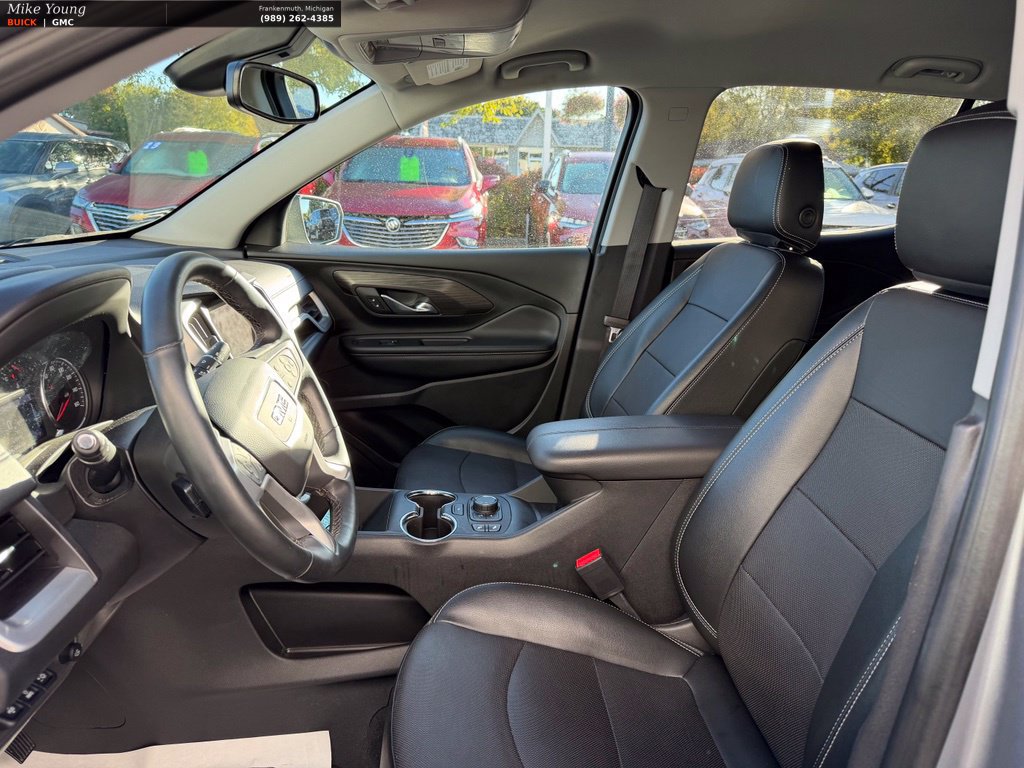 Used 2024 GMC Terrain SLT w/ Infotainment Package II FWD image 17