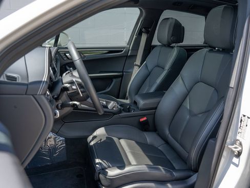 Used 2026 Porsche Macan S AWD/4WD image 5