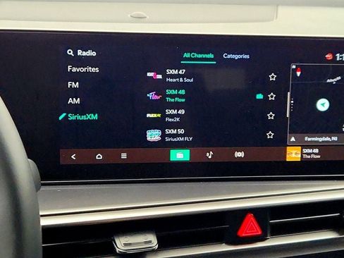 Used 2025 Kia Sorento S w/ Panoramic Sunroof Package image 17