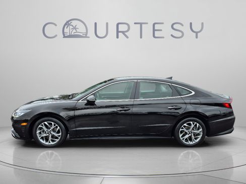 Certified 2023 Hyundai Sonata SEL w/ Convenience Package FWD image 2
