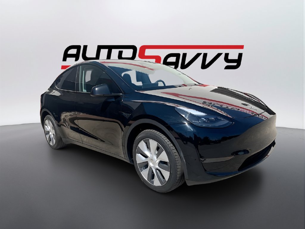 Used 2024 Tesla Model Y Long Range AWD/4WD image 1