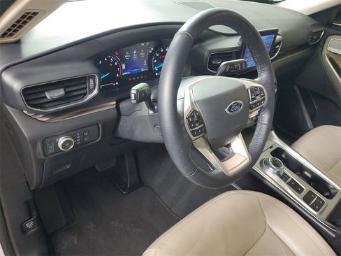 Used 2022 Ford Explorer Limited w/ Equipment Group 301A image 10