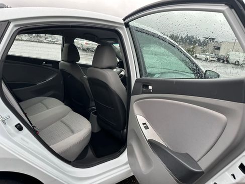 Used 2016 Hyundai Accent SE FWD image 14