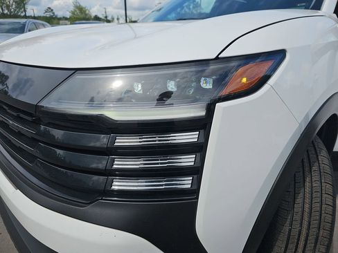 Used 2025 Nissan Kicks SV FWD image 33