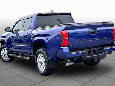Used 2025 Toyota Tacoma SR5 AWD/4WD image 11