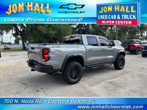 Used 2025 Chevrolet Colorado ZR2 w/ Midnight Edition AWD/4WD image 13