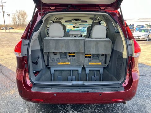 Used 2012 Toyota Sienna XLE FWD image 21