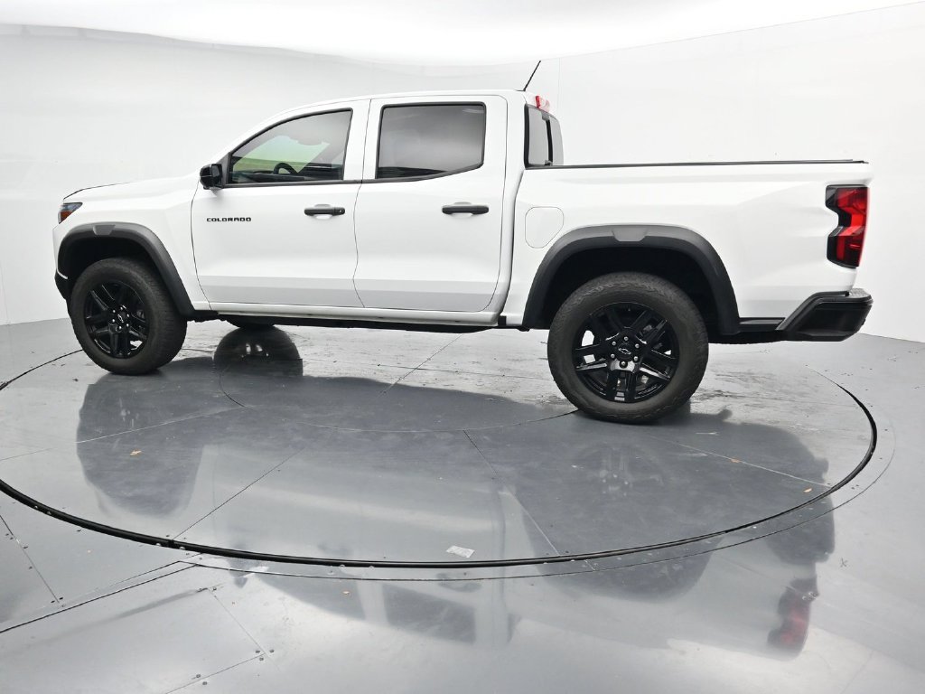 Used 2024 Chevrolet Colorado Trail Boss w/ Technology Package AWD/4WD image 5