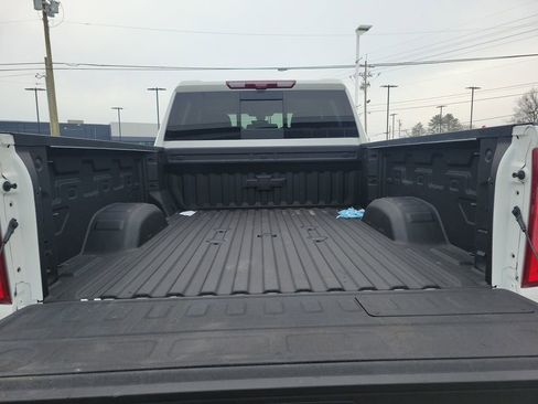 Used 2022 Chevrolet Silverado 2500 LTZ w/ LTZ Plus Package image 9