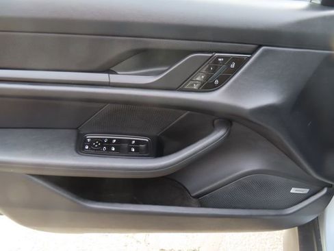 Used 2020 Porsche Taycan 4S image 11