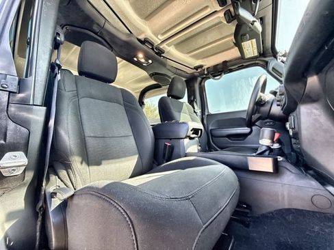Used 2020 Jeep Wrangler Sport AWD/4WD image 23