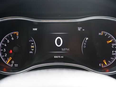 Used 2018 Jeep Grand Cherokee Altitude image 17