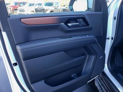 New 2026 GMC Yukon Denali w/ LPO, Floor Liner Package image 6