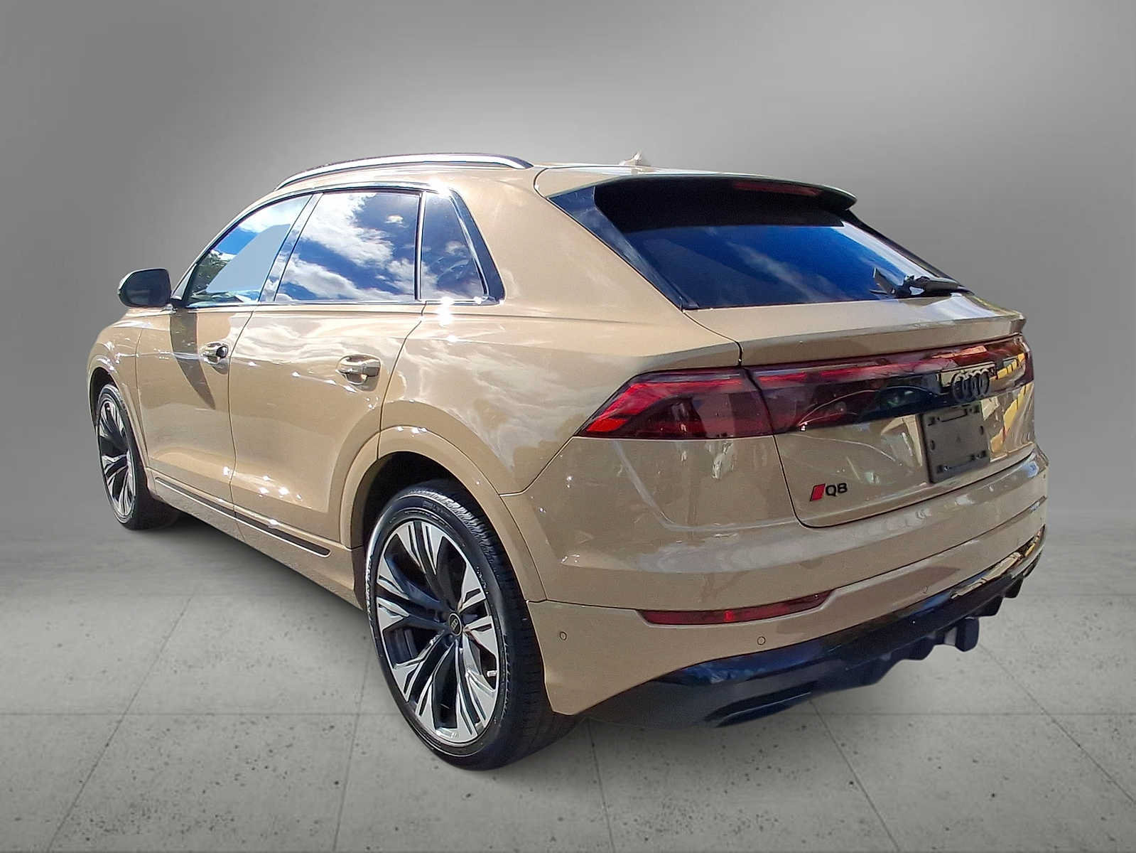 Certified 2025 Audi Q8 Prestige AWD/4WD image 6