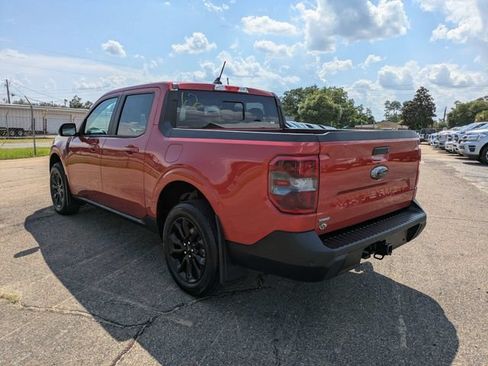Used 2024 Ford Maverick Lariat w/ Black Appearance Package FWD image 6