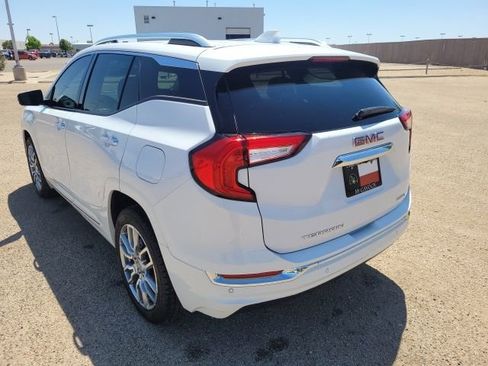 Used 2023 GMC Terrain Denali w/ Denali Premium Package AWD/4WD image 8