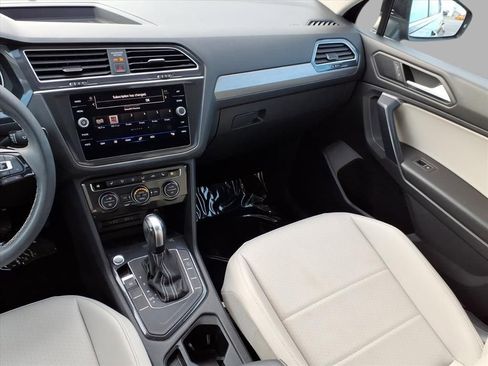 Used 2021 Volkswagen Tiguan SE image 15