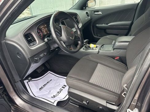 Used 2022 Dodge Charger SXT w/ Blacktop Package image 12