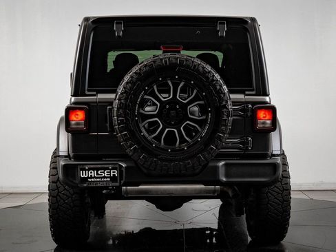 Used 2023 Jeep Wrangler Sport S image 9