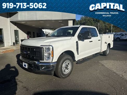 New 2026 Ford F250 XL w/ XL Chrome Package image 4