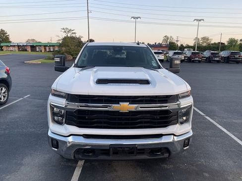 Used 2025 Chevrolet Silverado 2500 LT w/ Convenience Package AWD/4WD image 2